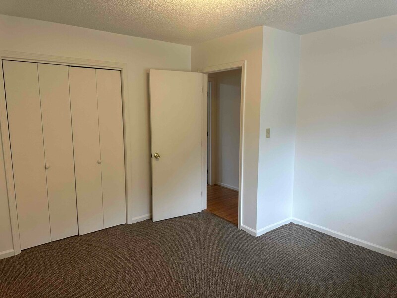 Building Photo - 525 Sulphur Spring Rd