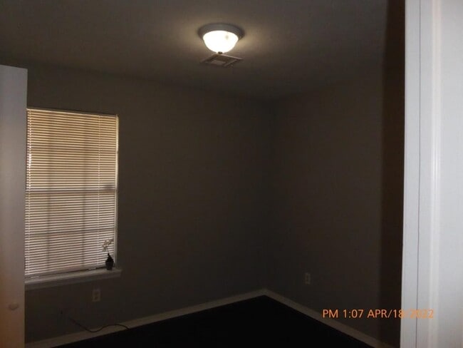 Building Photo - 1706 NW Gray Warr Pl