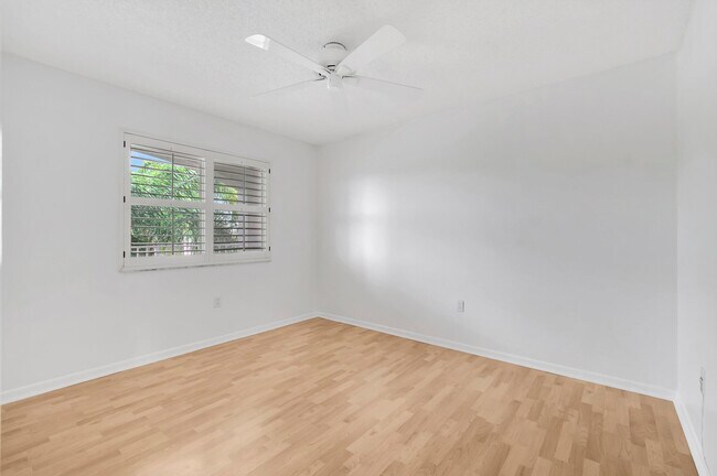 Building Photo - 14096 Huntington Pointe Dr