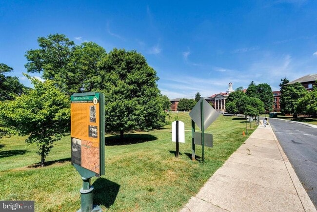 Building Photo - 6803 Cameron Dr NW