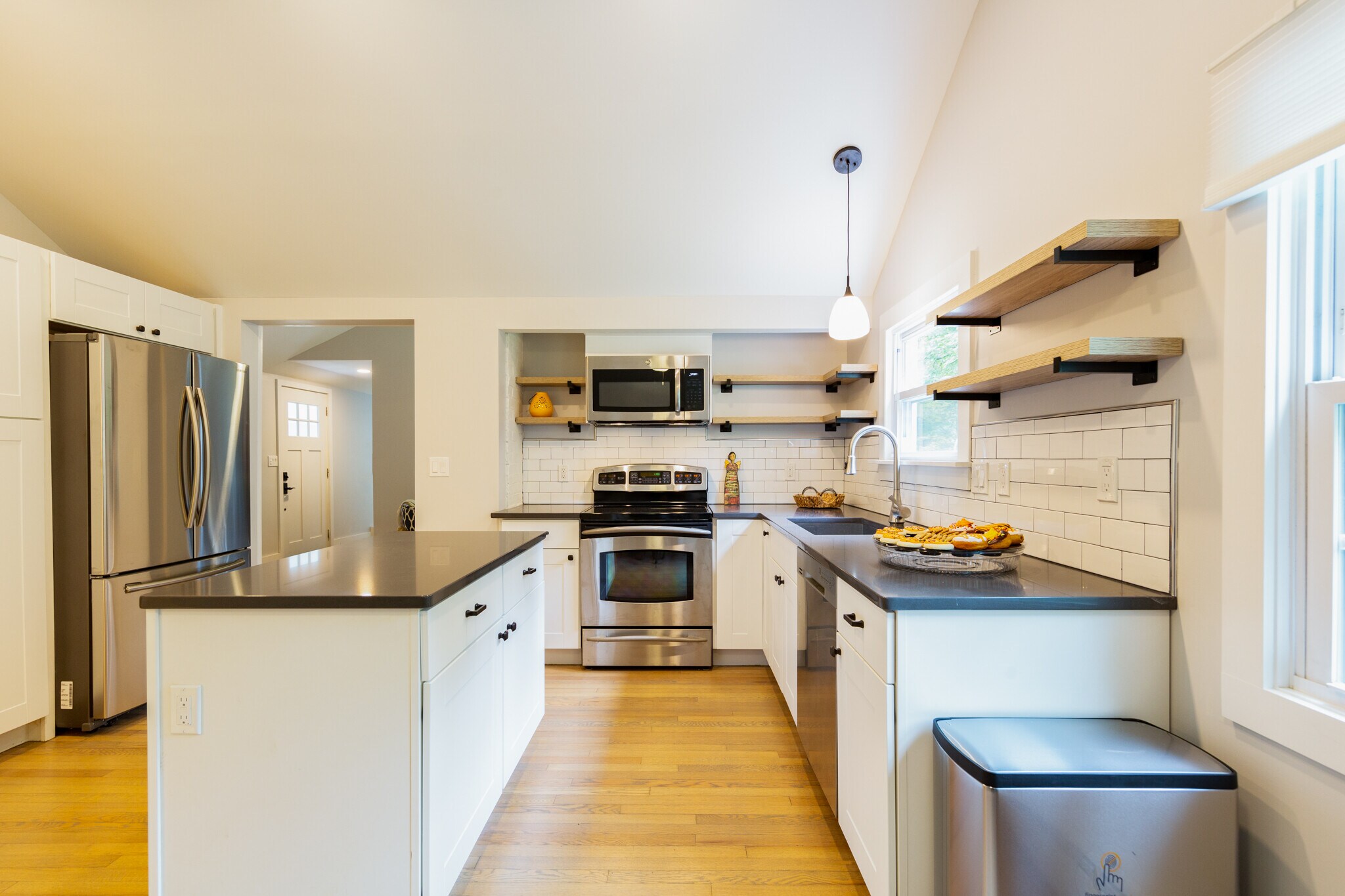 NEW Kitchen Stainless Appliances - 629 Storrs Rd