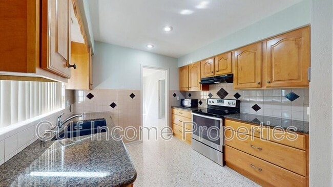 Building Photo - 3111 26th St W