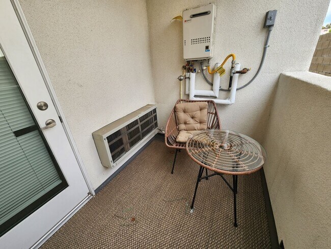 Building Photo - 228 N Soto St