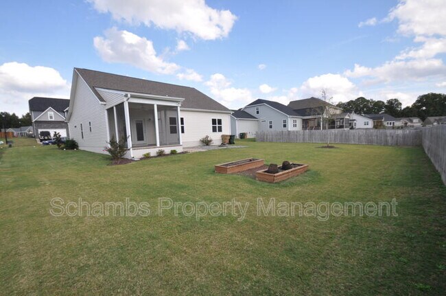 Building Photo - 84 Fairview St