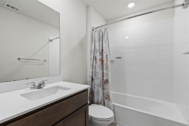 Building Photo - 704 Range Dr