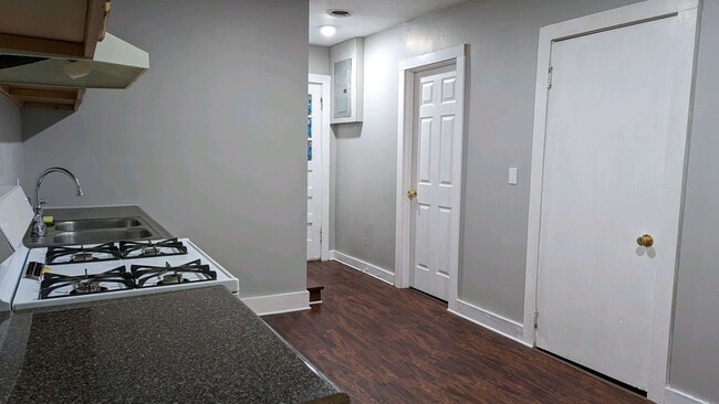 Building Photo - 327 Diatreta Ln