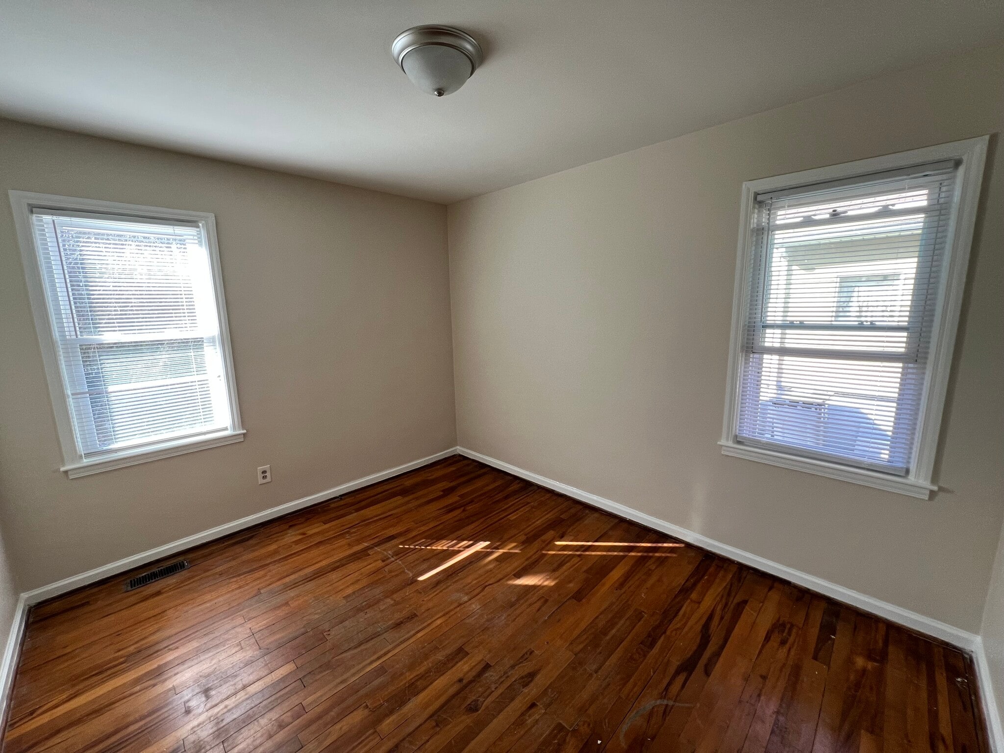 Bedroom #2 with 2 windows - 602 Warren St