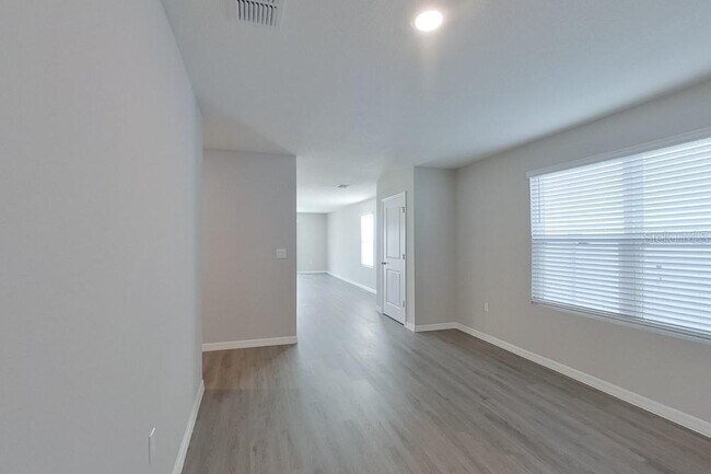 Building Photo - 8661 SW 43rd Ter