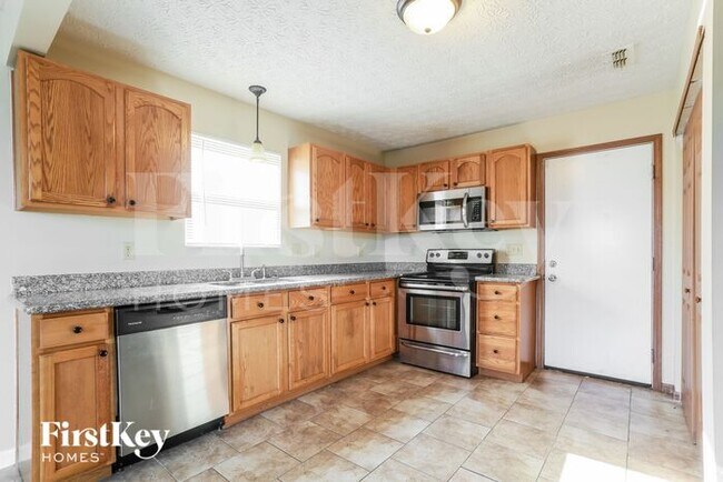 Building Photo - 3955 Rosette Dr