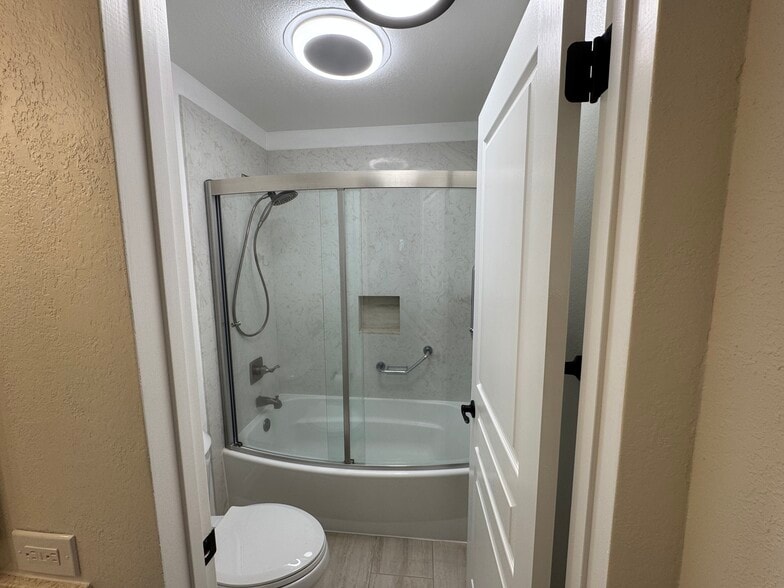 Building Photo - 545 Pierce St