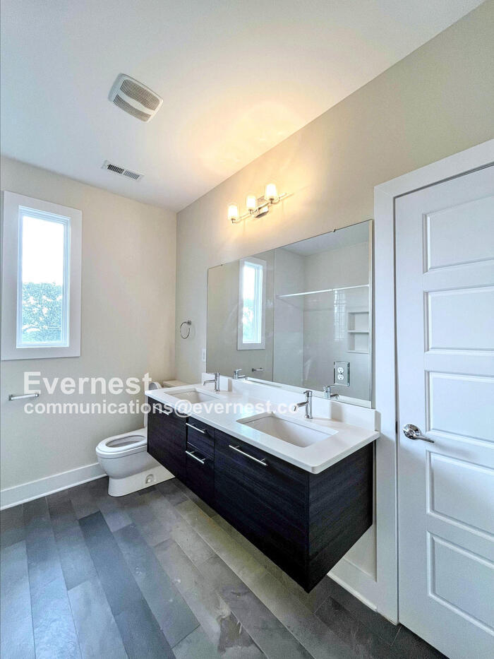 Building Photo - 1804 Cahal Ave
