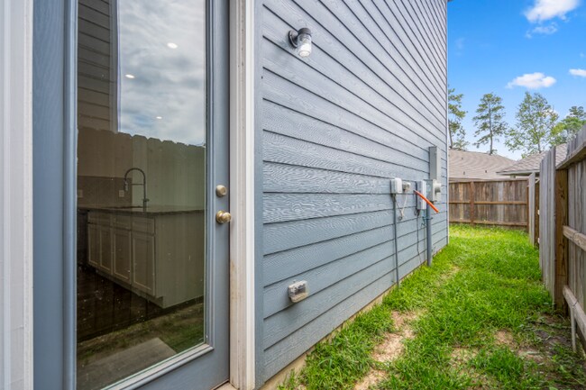 Building Photo - 613 Royal Arch Dr