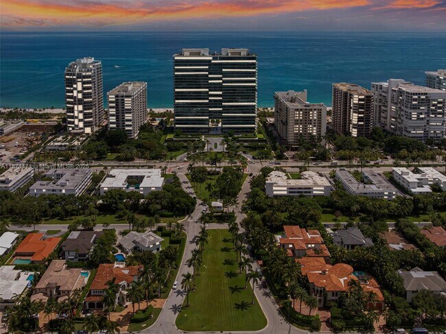 Building Photo - 10203 Collins Ave