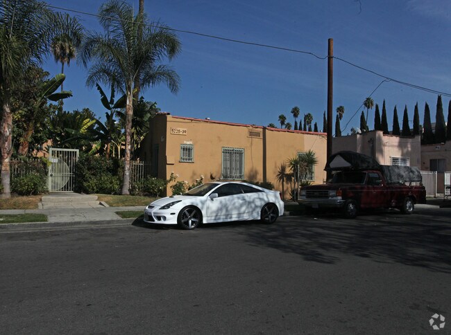 Building Photo - 5225 De Longpre Ave