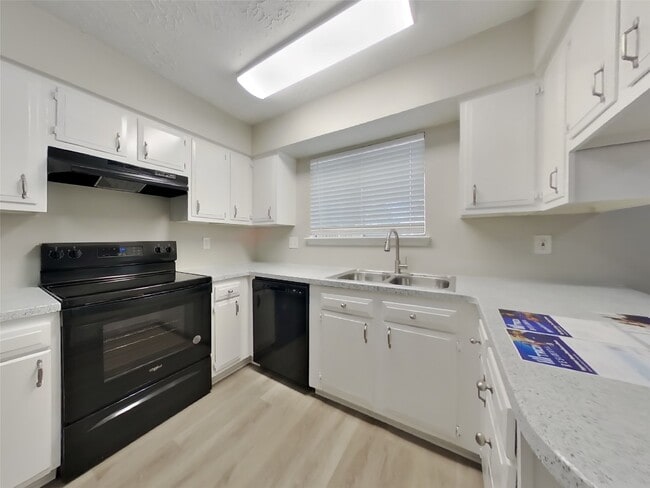 Building Photo - 4511 Burkegate Dr