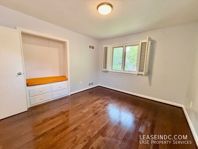 Building Photo - 4439 Springdale St NW