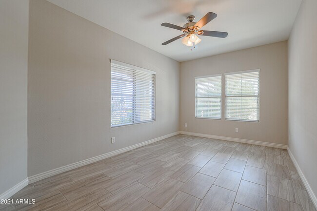Building Photo - 2736 E Mews Rd