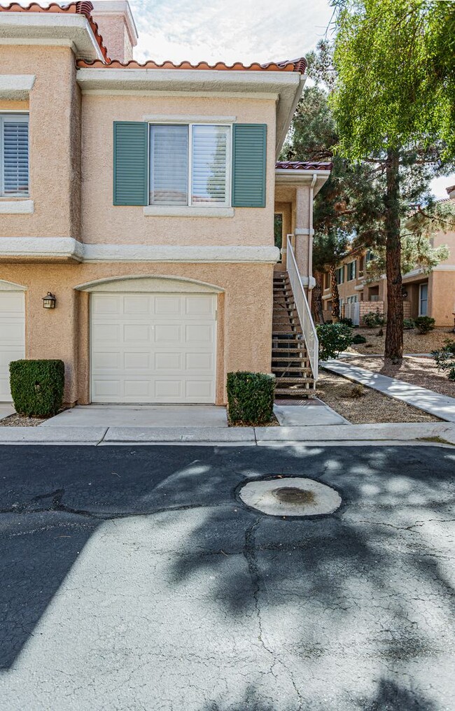 Building Photo - Green Valley Condo