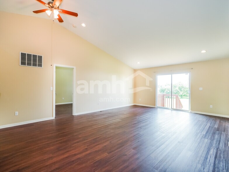 Building Photo - 1562 Tammy Louise Dr
