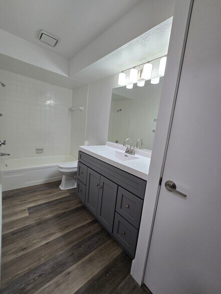 Building Photo - 6382 S 80th East Ave