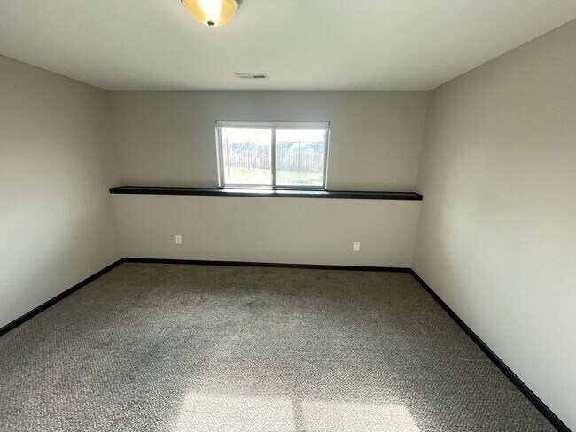 Building Photo - 12813/15 E Timber Lake Ct