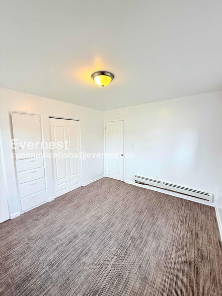 Building Photo - 15601 Schoolcraft Rd