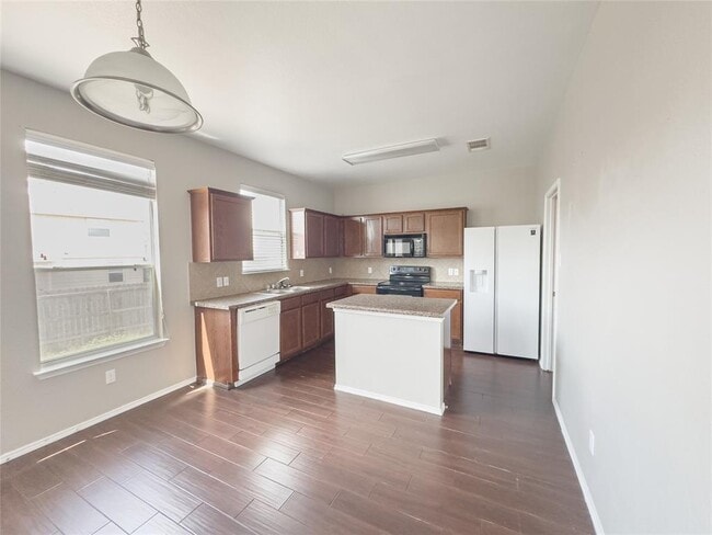 Building Photo - 9909 Fantail Ln