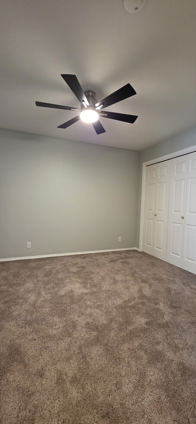 Building Photo - 1123 N Watson Way