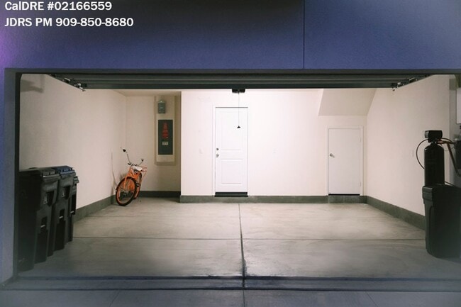 Building Photo - Irvine 2 Bedroom Condo