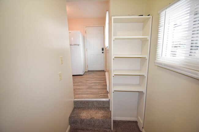 Building Photo - RWIL300