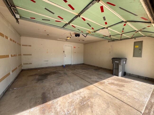 Building Photo - 5828 Victory Ave