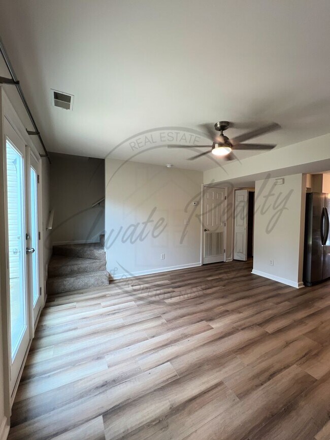 Building Photo - SPECIAL: FIRST MONTHS RENT FREE! Two Bedro...