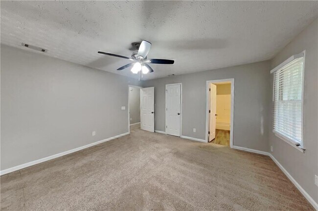 Building Photo - 5051 Sugar Creek Dr