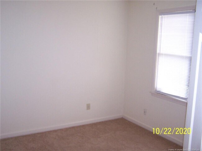 Building Photo - 6316 Chagrin Rd