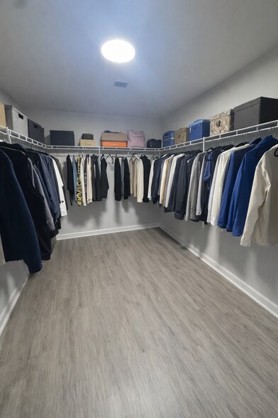 Large walk in closet - 429 Indigo Ridge Dr