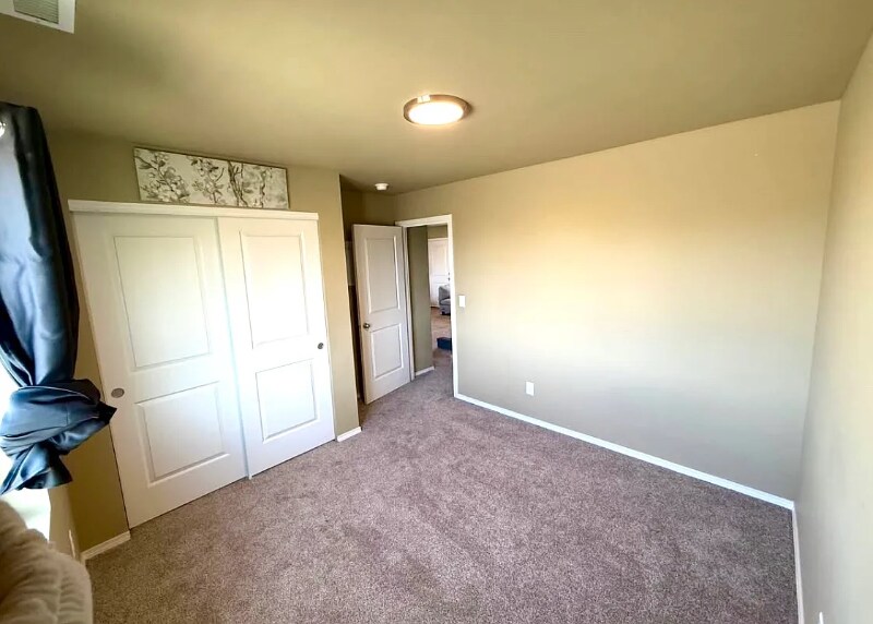 Building Photo - 216 E Montmorency Blvd