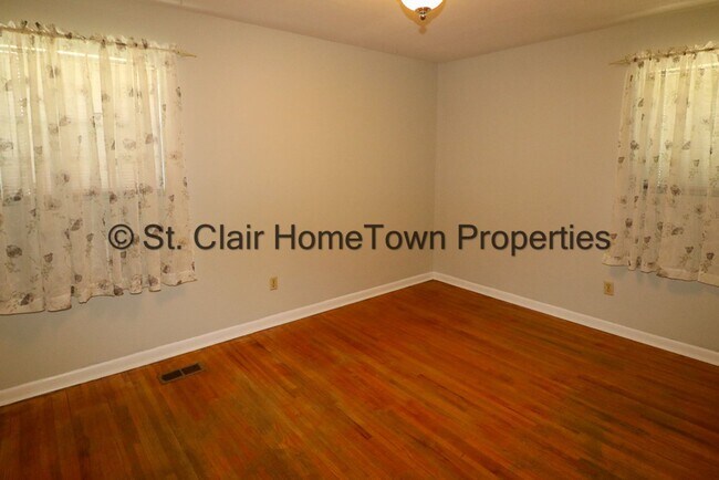 Building Photo - Ragland Rental