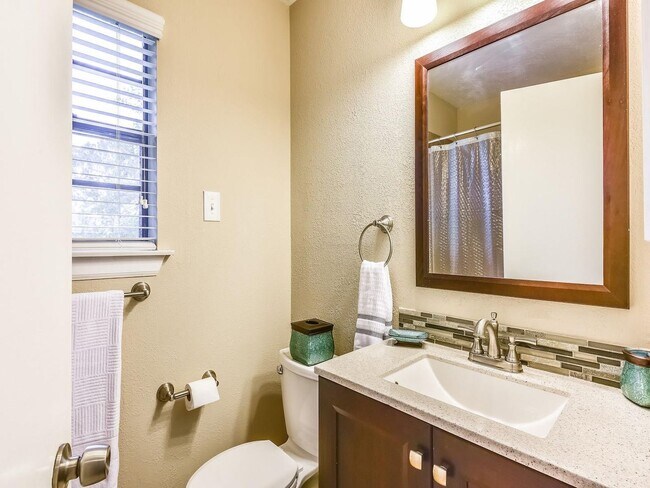 Building Photo - 14819 Cobre Valley Dr