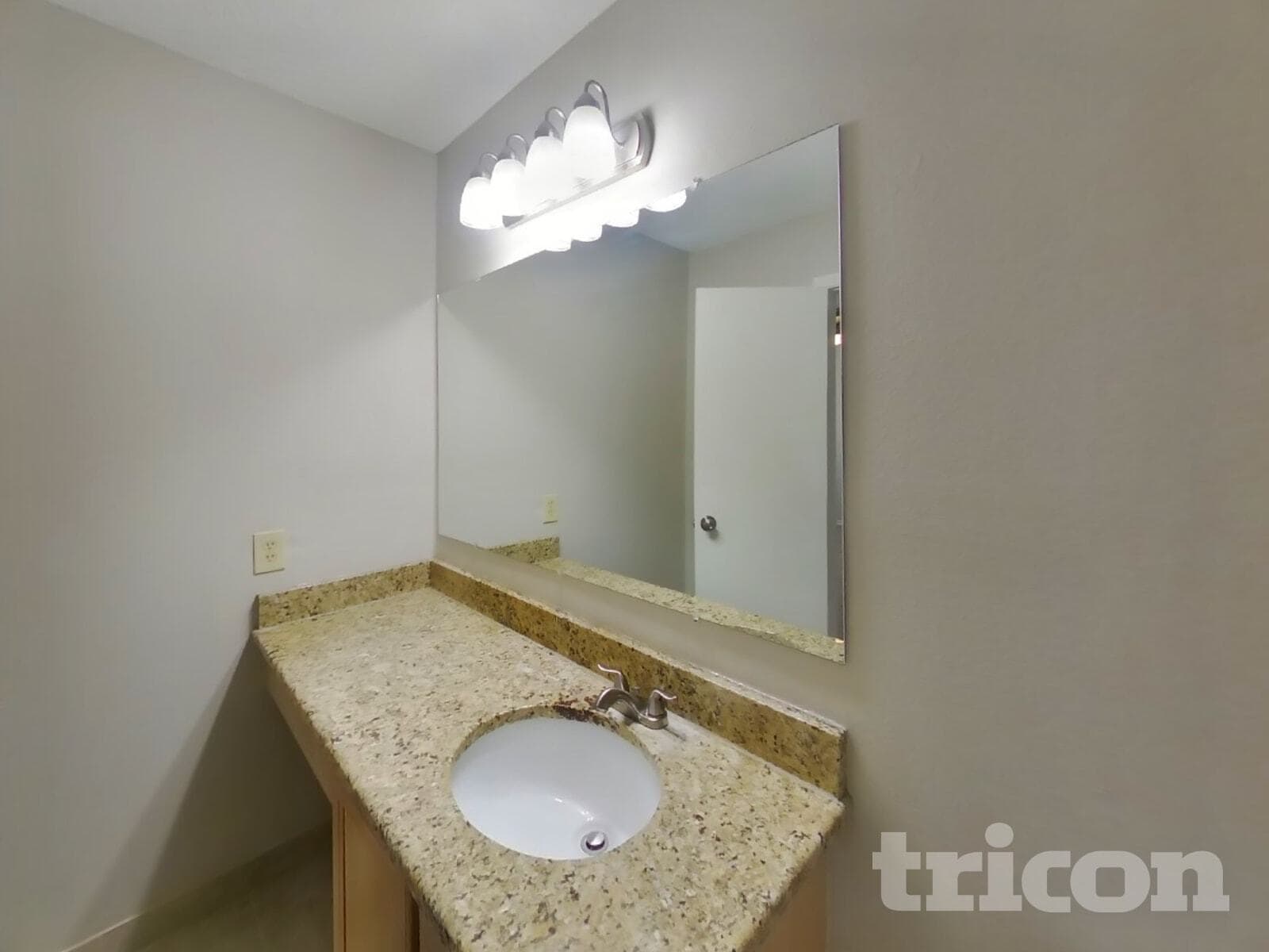 Building Photo - 7807 Encanto Vis Dr