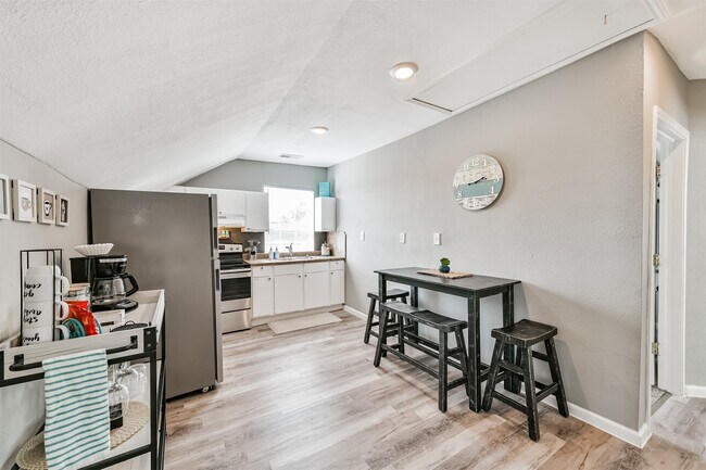 Building Photo - 2727 Avenue K