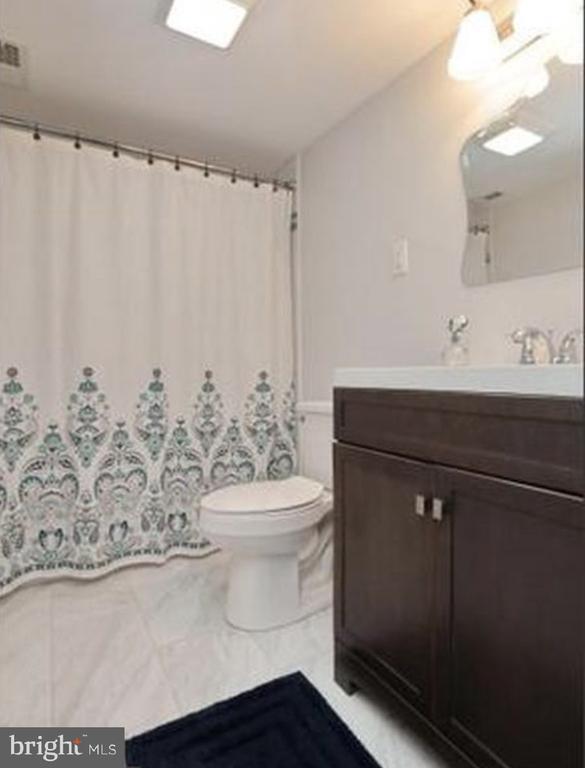 Building Photo - 2609 Dakota St