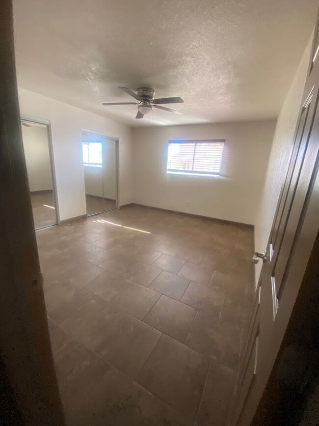 Building Photo - Cute Townhouse in Telshor Area, Available Now!!!!