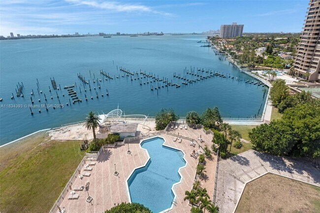 Building Photo - 11111 Biscayne Blvd