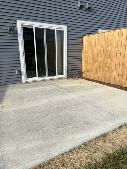 Building Photo - 2222 Eversull Ln