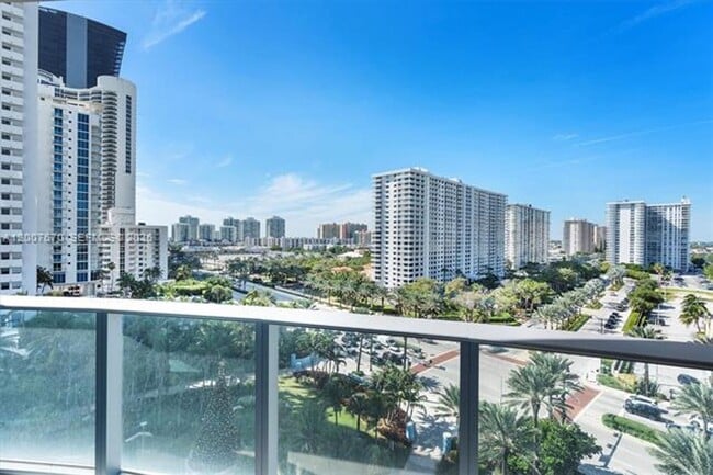 Building Photo - 17475 Collins Ave