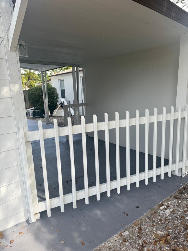 Building Photo - 911 NW 62 Ave