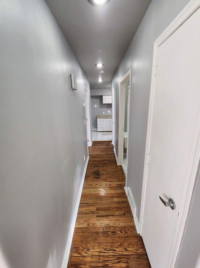 Building Photo - NWR 5110, 5112, 5114