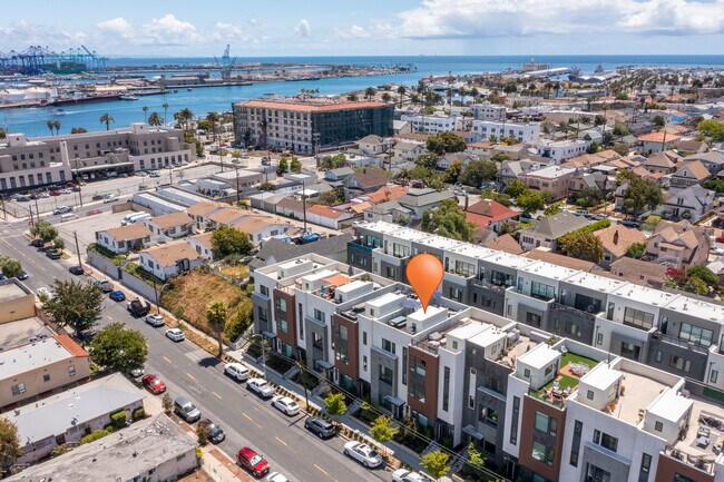 Building Photo - 281 W 8th St