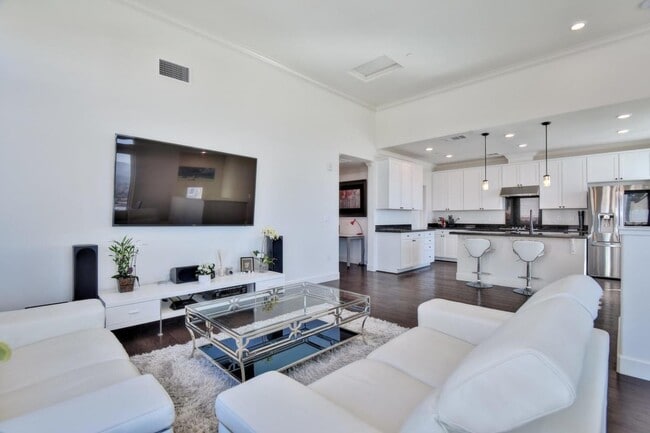 Building Photo - 3089 Valley of Hearts Delight Pl