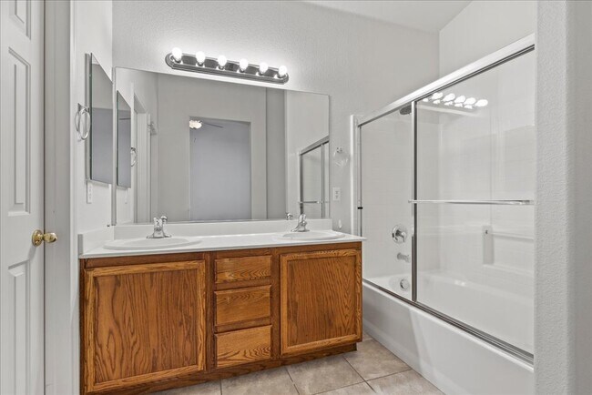 Building Photo - 2924 Riarosa Ct